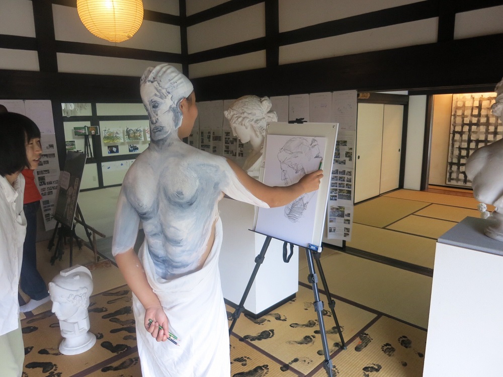 終了しました》ワークショップ「木炭を走らせろ！若木くるみの石膏