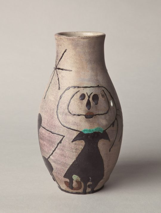 ジュゼップ・リュレンス・イ・アルティガス、ジュアン・ミロ 《花瓶》1946年　個人蔵